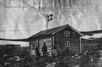  Krækja in the old days. Anne and Lars Ødegård. 