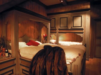  Several large bedrooms with four-poster bed. 