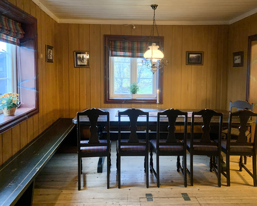  The dining room has a good atmosphere. 