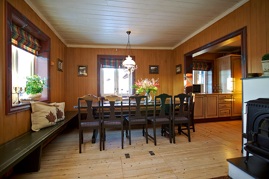  Fire in the oven, serve good food and you are guaranteed a pleasant evening. 