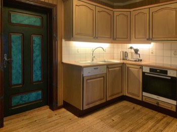  Functional kitchen with all appliances. 