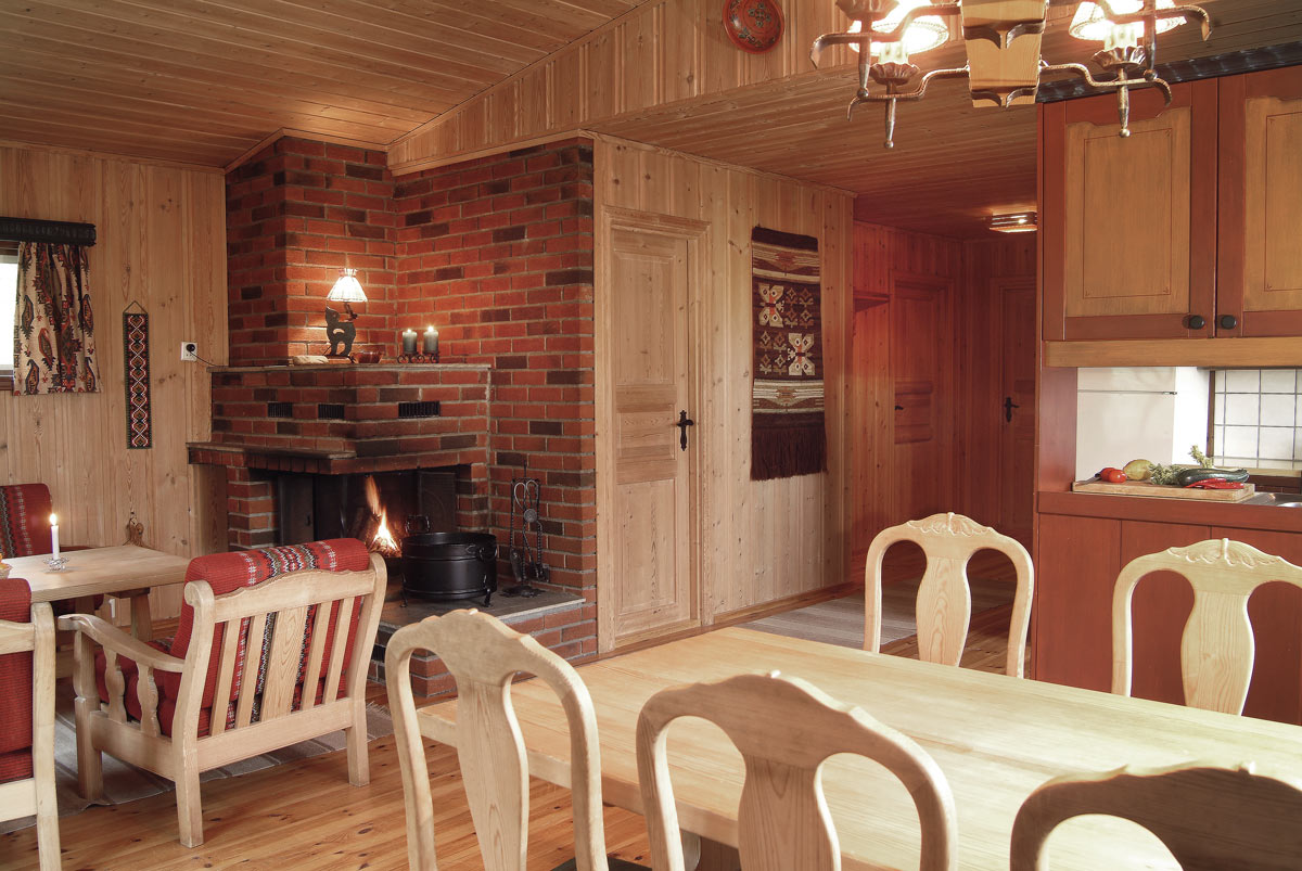  Dining table with room for 6-8. 