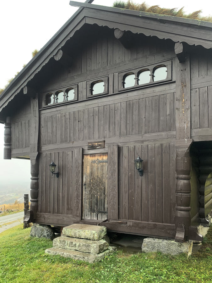  Welcome to the National Romanticism. 